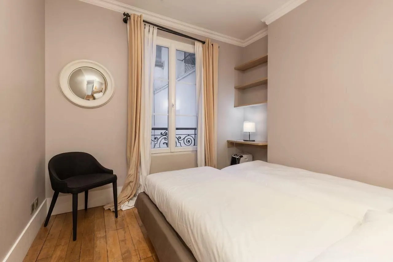 Apartment Avenue Montaigne Champs Elysees *