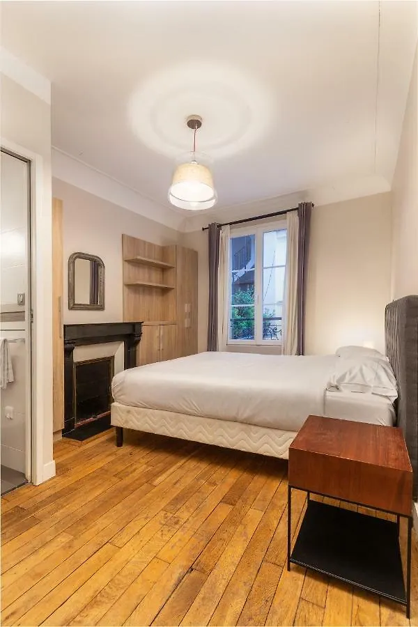 Avenue Montaigne Champs Elysees Apartment
